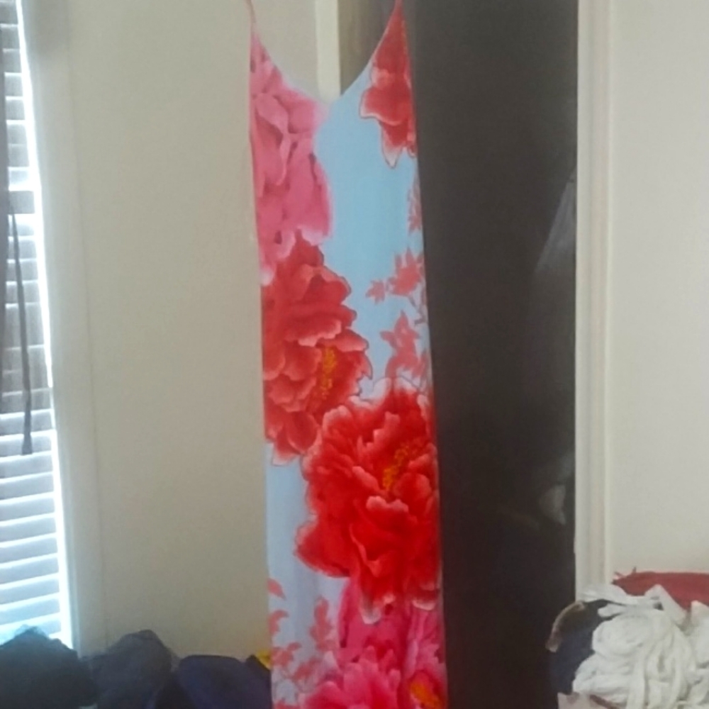 Forevercute beautiful floral long summer dress with open Criss-Cross back